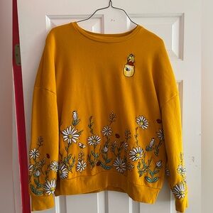 Adorable Embroidered Winnie the Pooh crewneck - M